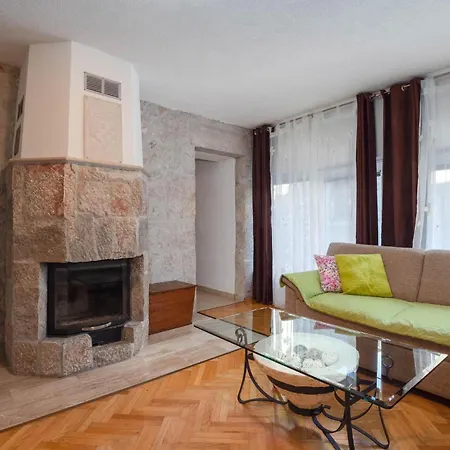 Holiday home Gorgeous In With Kitchen Kamenmost