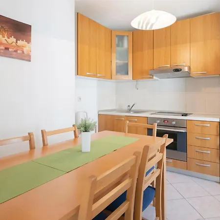 Gorgeous In With Kitchen