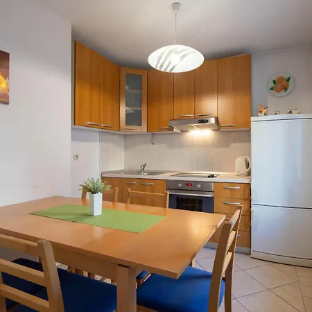 Gorgeous In With Kitchen