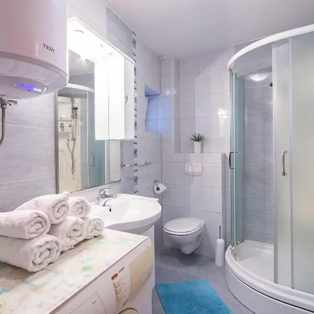 Holiday home Gorgeous In With Kitchen Kamenmost